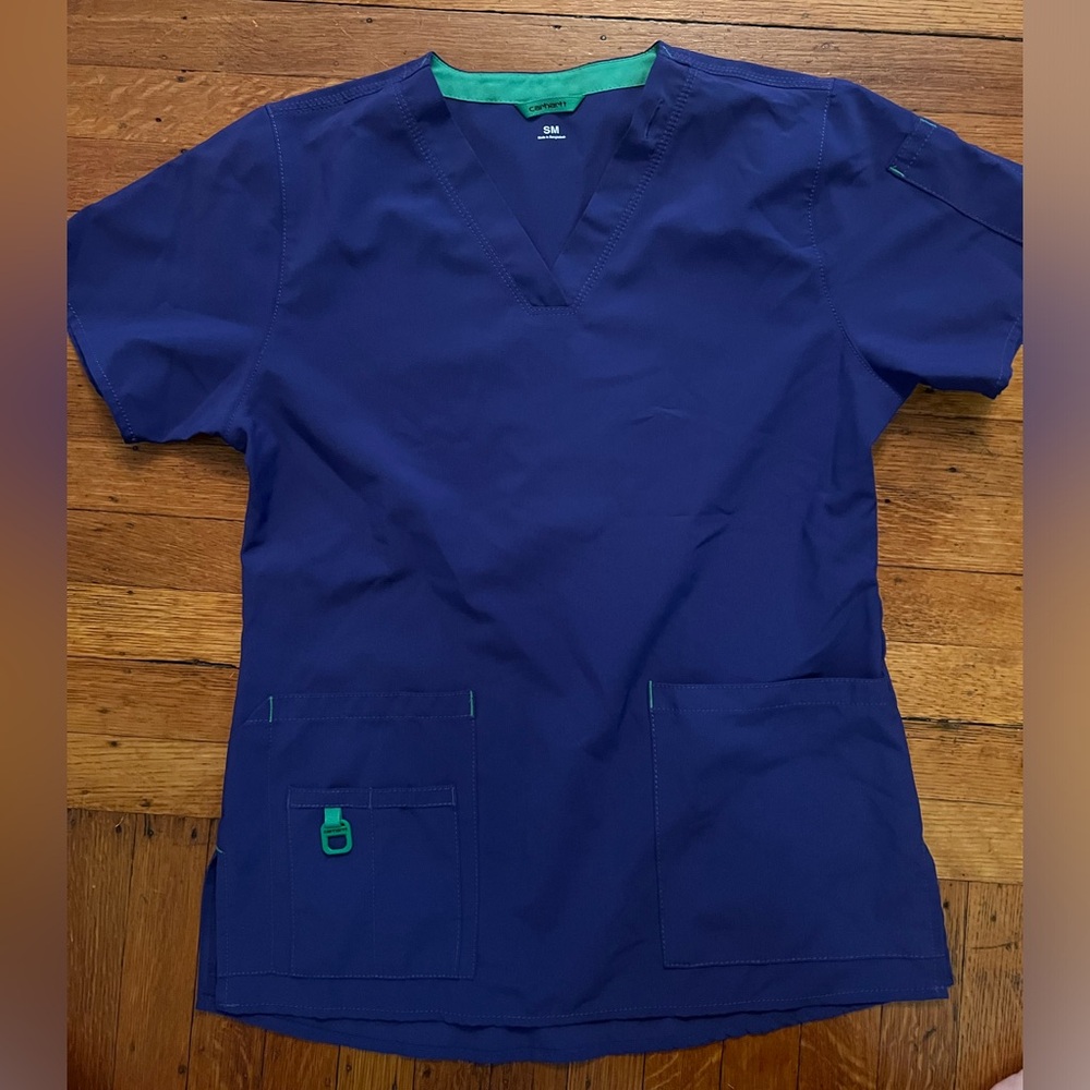 Carhartt scrub top size small/medium